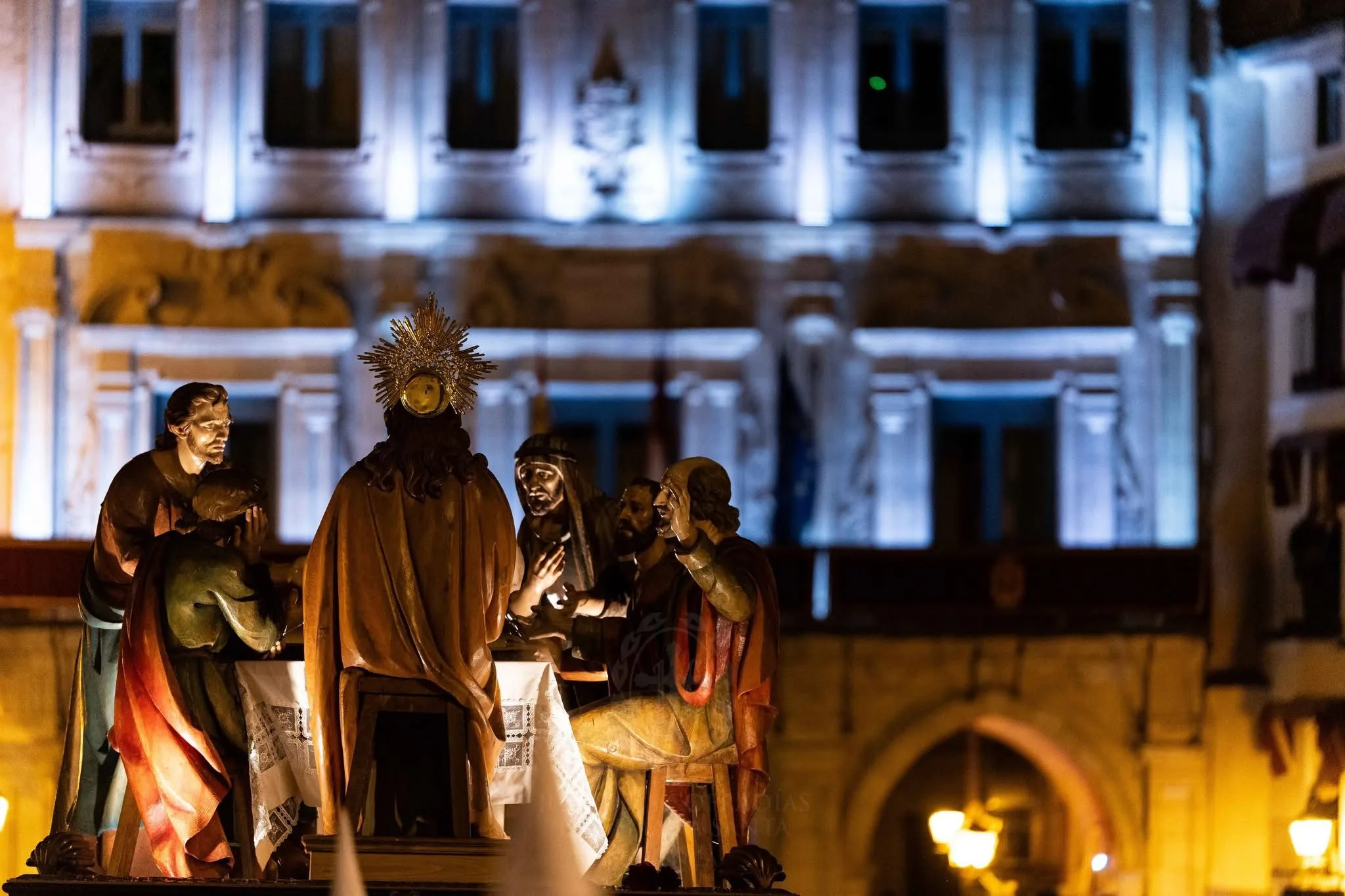 El paso ante la Plaza Mayor